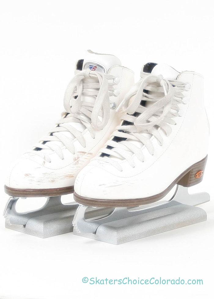Consignment Riedell 15 White Beginner Skate Boot Size 3 M - Click Image to Close