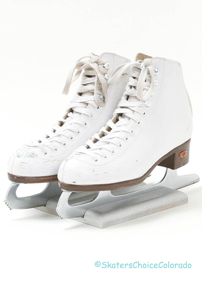 Consignment Riedell 112W Beginner Skate Blade 9 1/3 Size 5 - Click Image to Close